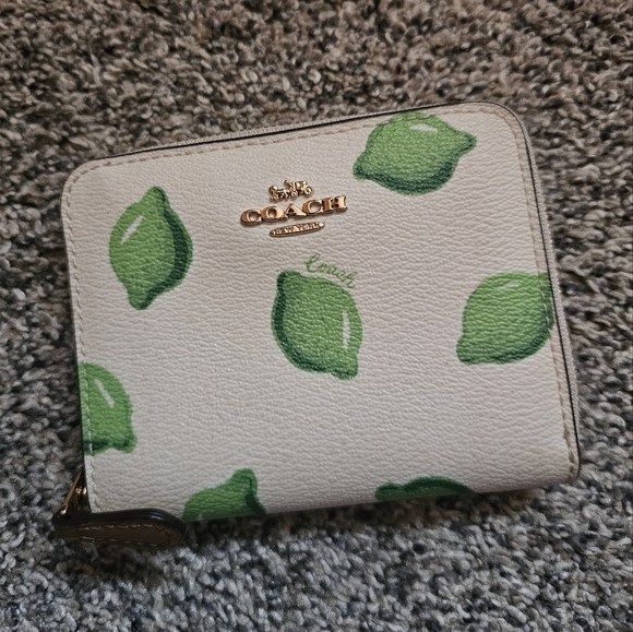 Coach Lime Zip Wallet NWT Authentic - Picture 4 of 7